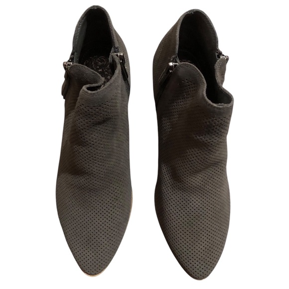 Vince Camuto gray pointed toe booties - Picture 2 of 5